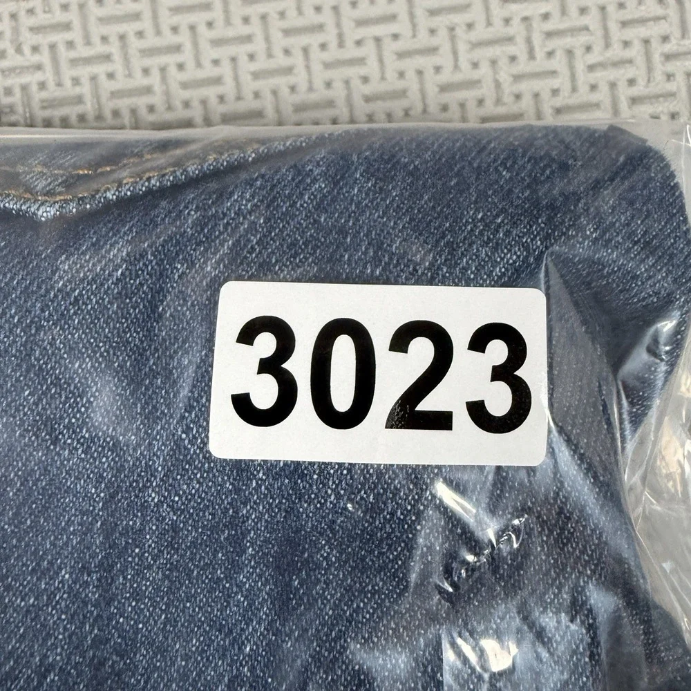 Vintage Levi's 501 Jeans Button Fly Straight Leg Medium Wash Denim 42x30 EUC